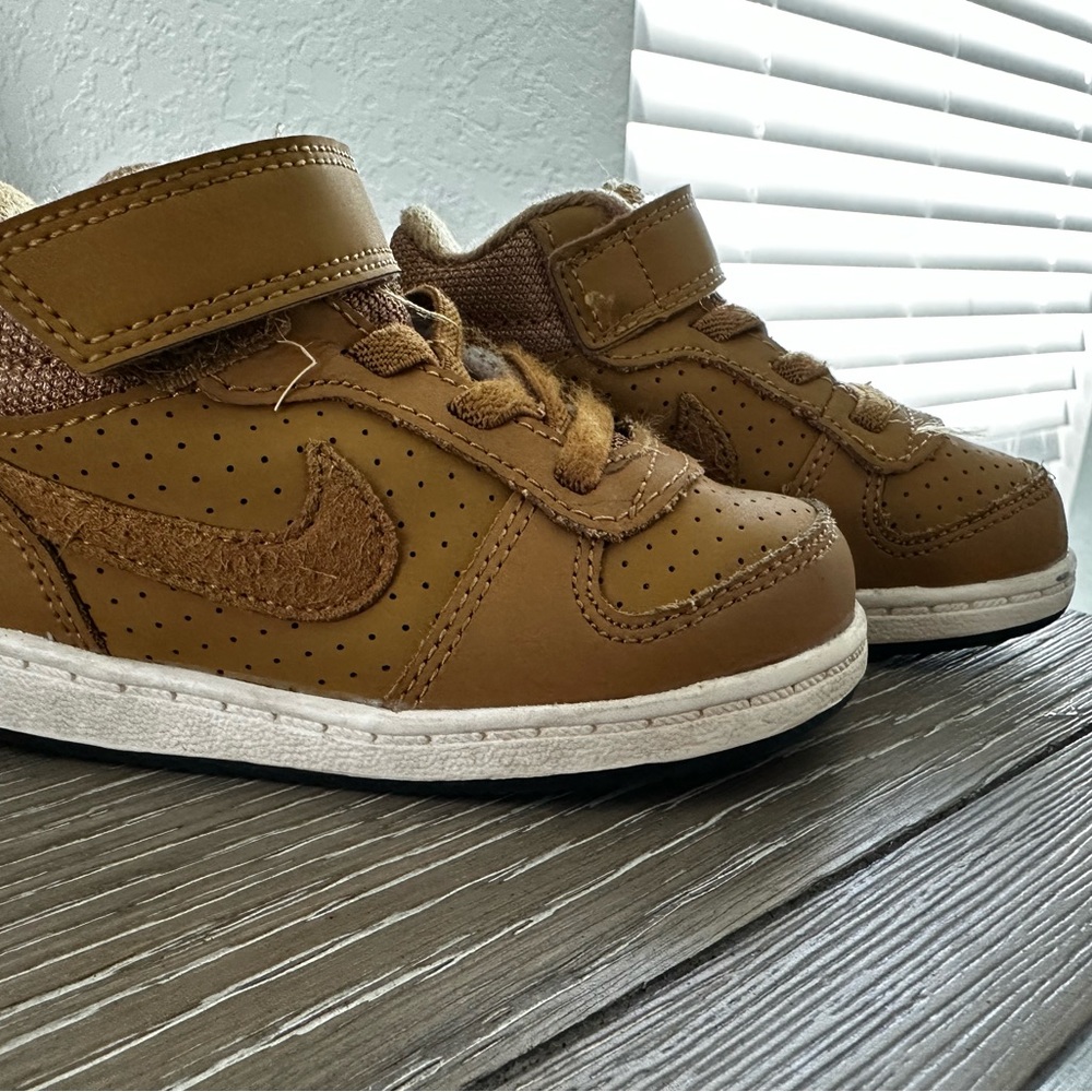 Nike Court Borough Mid Yellow - 6C